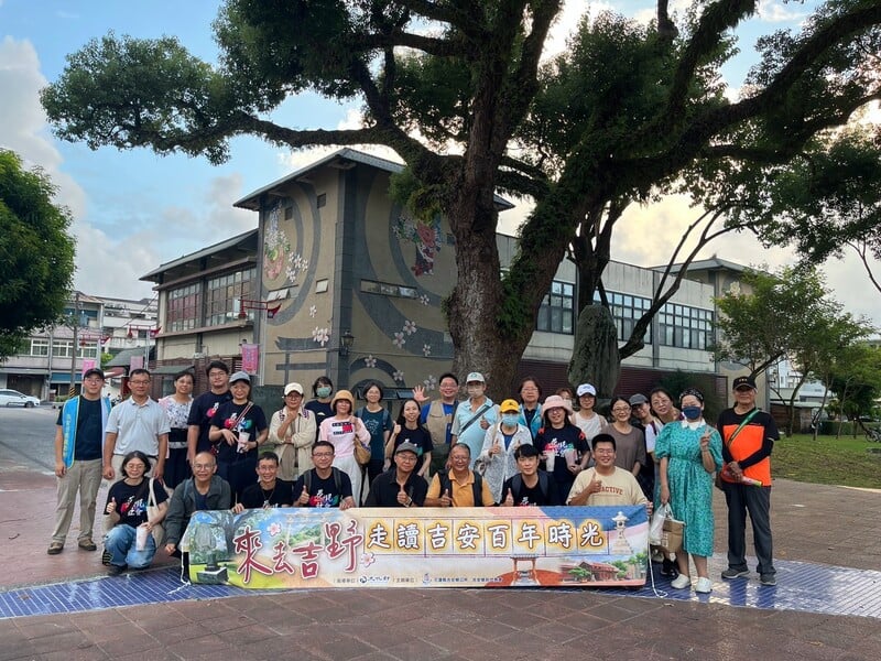 LINE_ALBUM_115.10.02_吉安來去吉野走讀百年時光登場　_游淑貞盼學員跨領域交流重新_7087d752a5123a5e.jpg